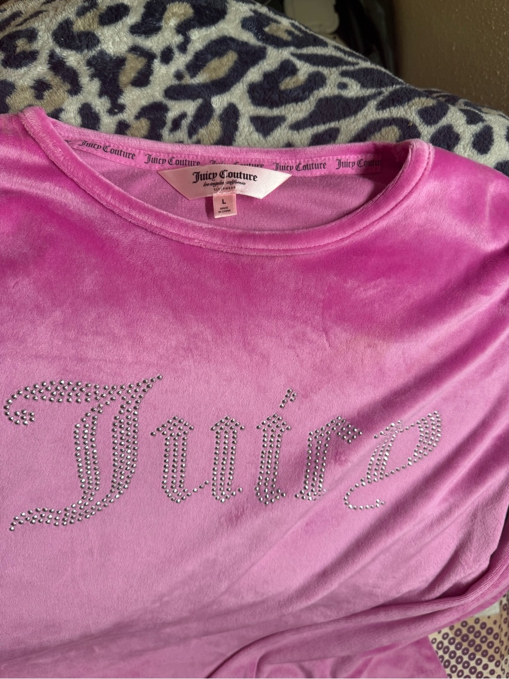 Juicy Couture Hot Pink Velour Lounge Set with Embellished Logo - Picture 7 of 8